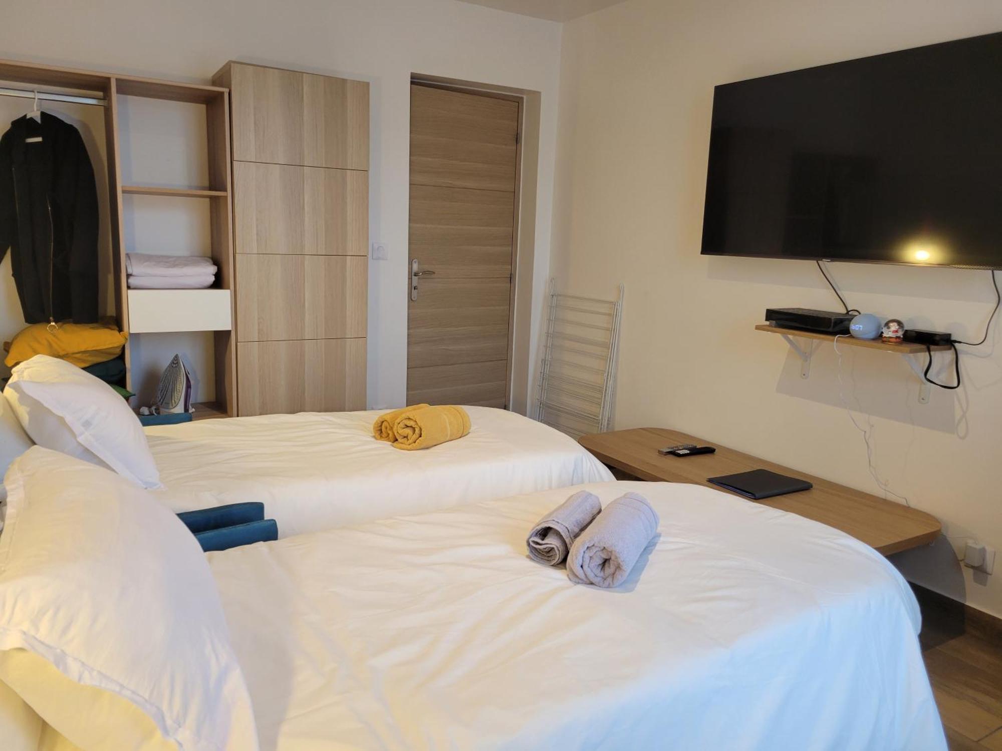 Amazing Apartment A Stone'S Throw From The City Of Lights - Paris Clichy Esterno foto