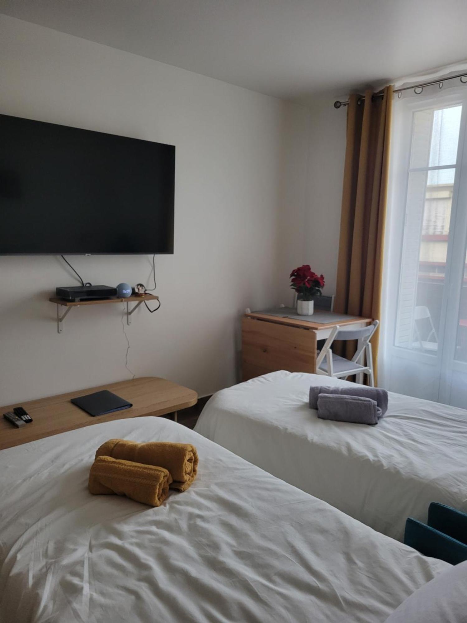 Amazing Apartment A Stone'S Throw From The City Of Lights - Paris Clichy Esterno foto